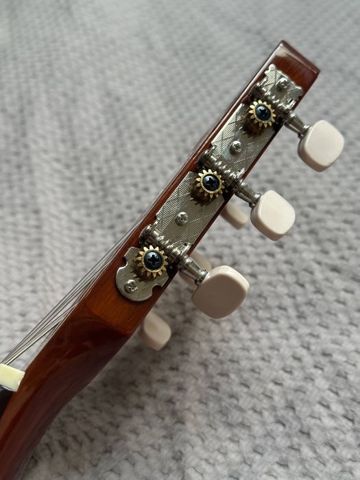 Piękna  gitara klasyczna