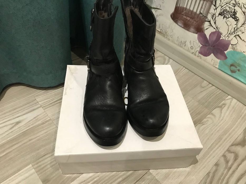 Кожаные ботинки