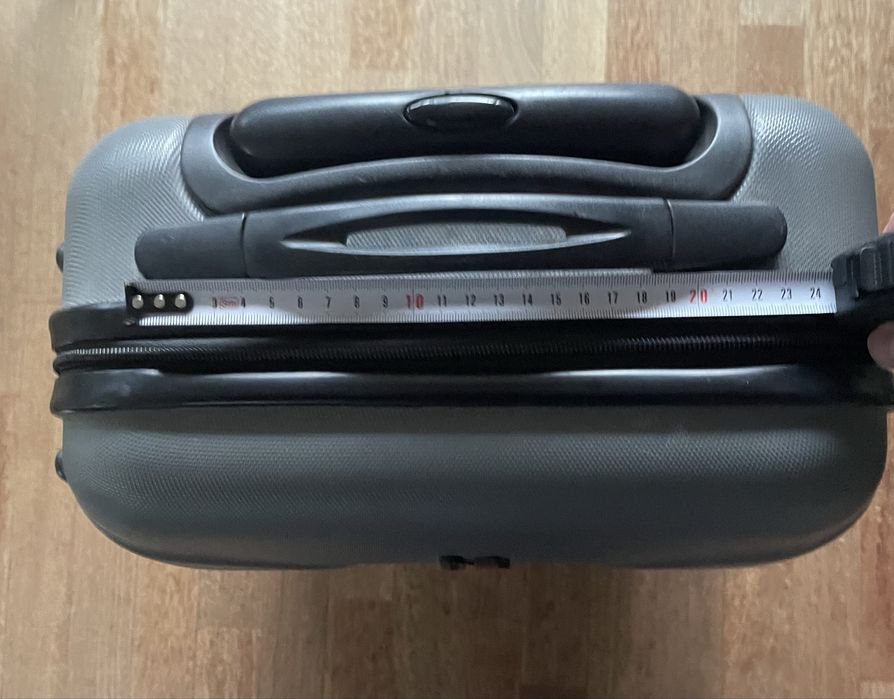 Walizka kabinowa IT Luggage