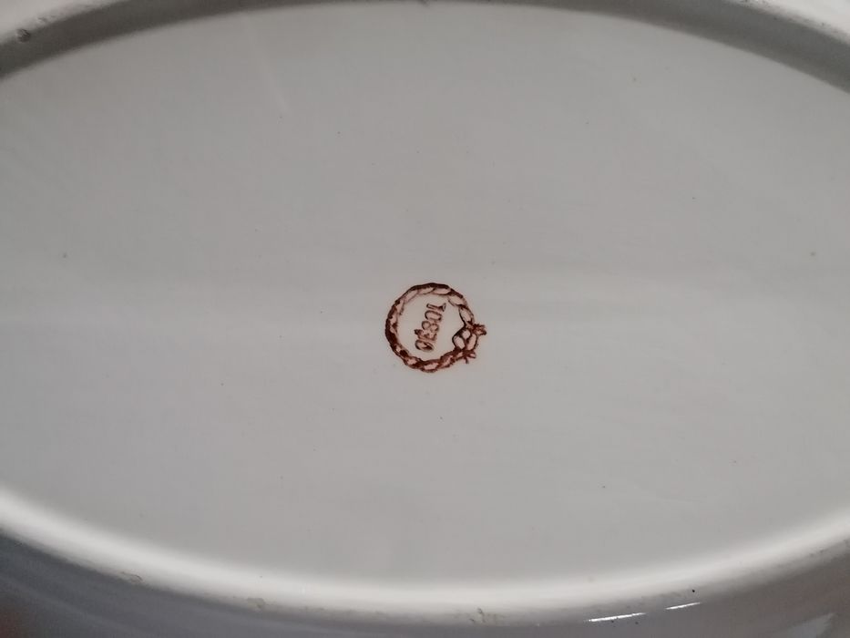 Ancient side plate. White with flowers.64751025330435121