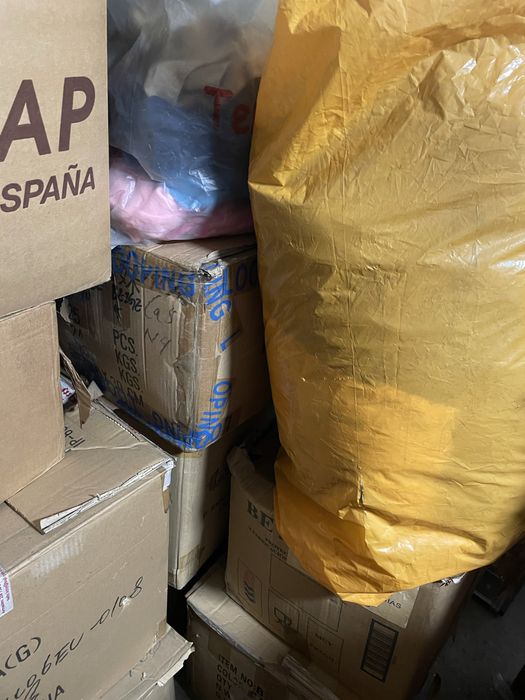 Recheio de loja de carteiras e acessorios de moda