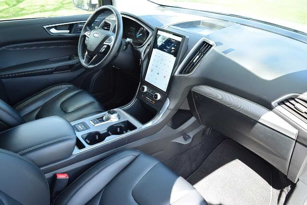 Ford Edge      2021