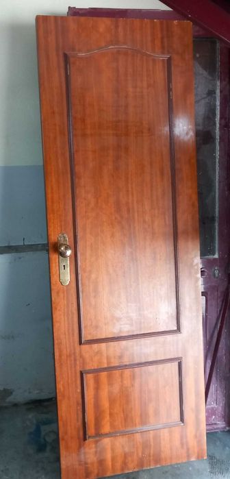 2 Portas em madeira ótimo estado