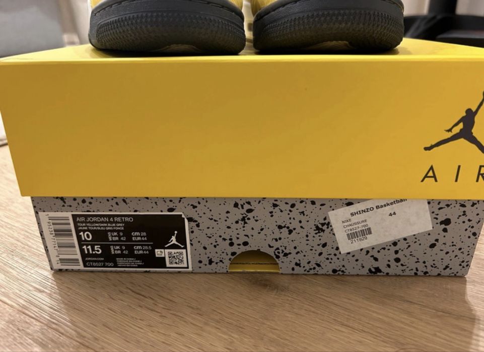 Jordan 4 Lightnning