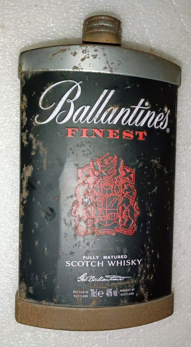 Antiga le rara lata de ballantines whisky