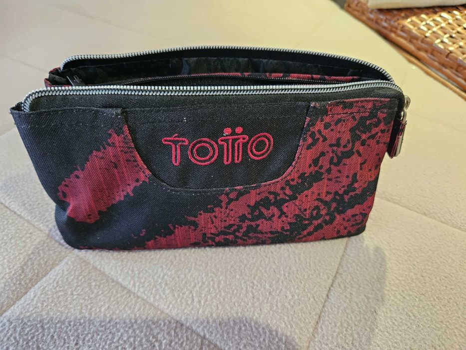 Estojos escolares Totto