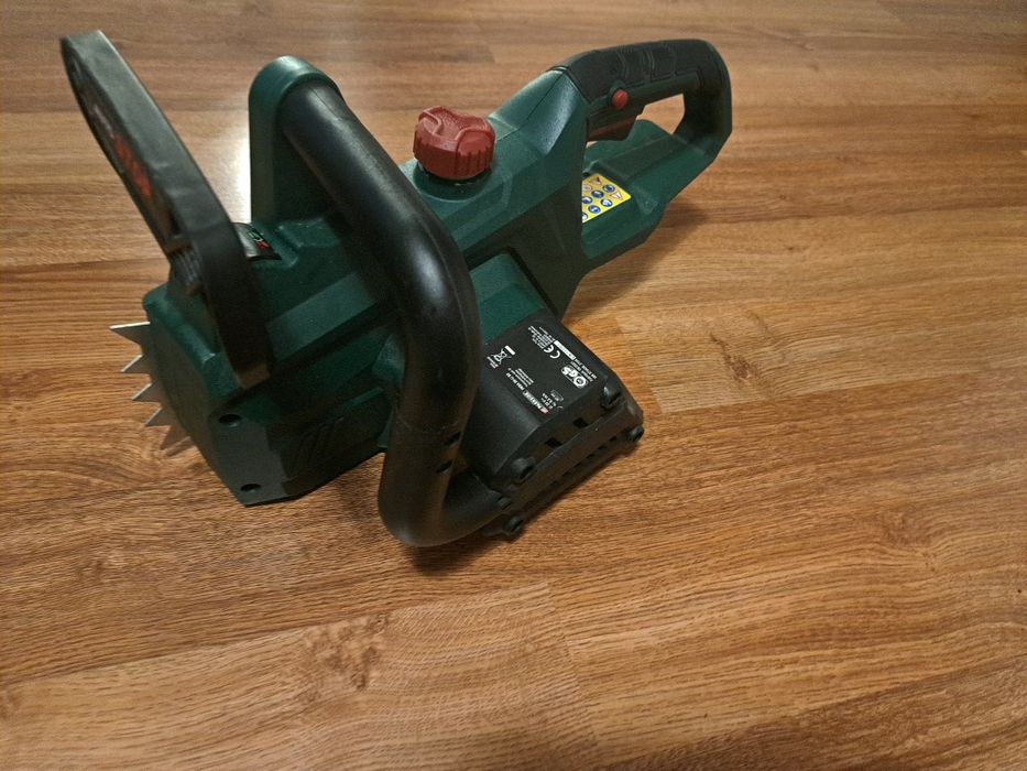 Piła łańcuchowa akumulatorowa 20v PARKSIDE silnik