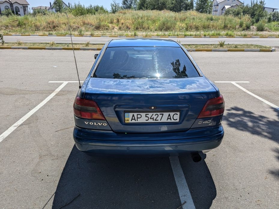 Авто Volvo S40, 1998