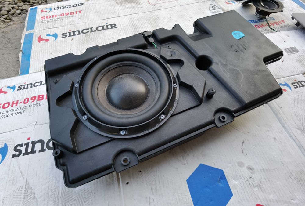 Subwoofer głośnik niskotonowy BANG OLUFSEN B&O Audi A8 S8 D3