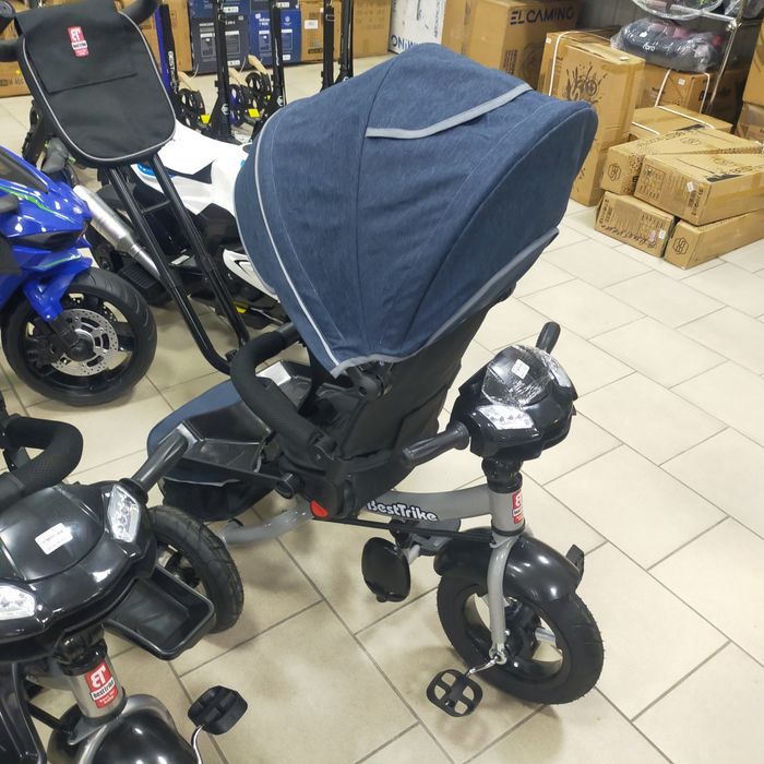 Велосипед трехколесный с родительской ручкой.