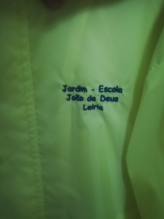 Casacos impermeáveis jardim-escola João de Deus de Leiria