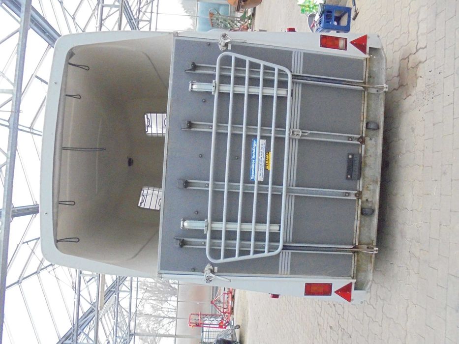 Witam sprzedam Humbau do przewozu koni lup bydta