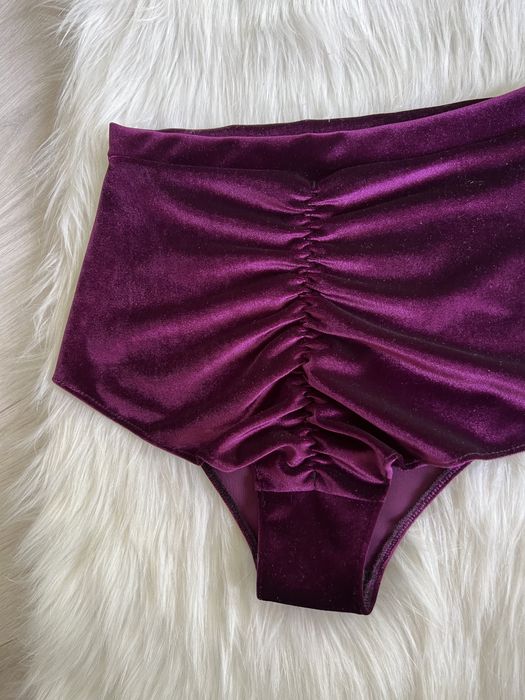 Szorty pole dance majtki spodenki welurowe z marszczeniem