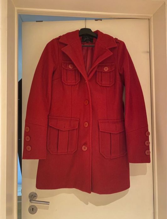 Casaco vermelho trench comprido