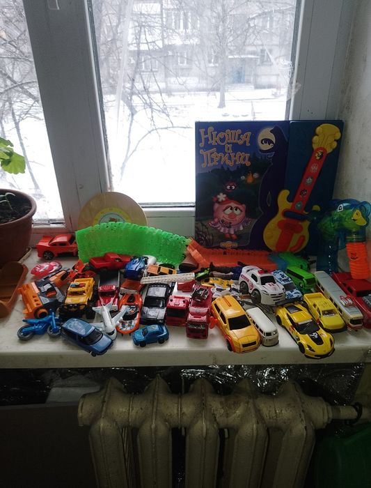 Продам игрушки разные