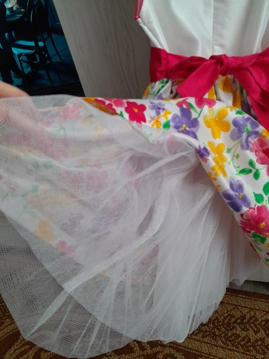 Святкові сукні для дівчинки