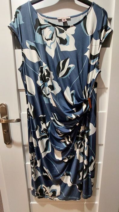 Sukienka midi Anna Field XXL