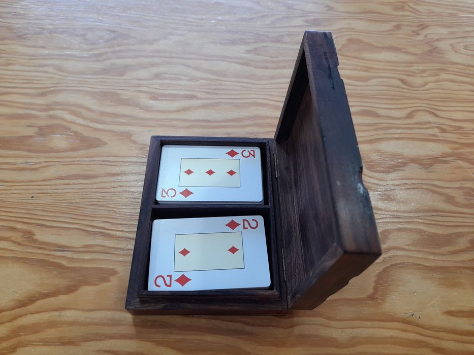 Caixa com Baralho de Cartas