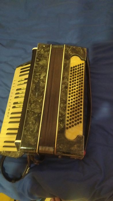 Продам акардеон Німецький