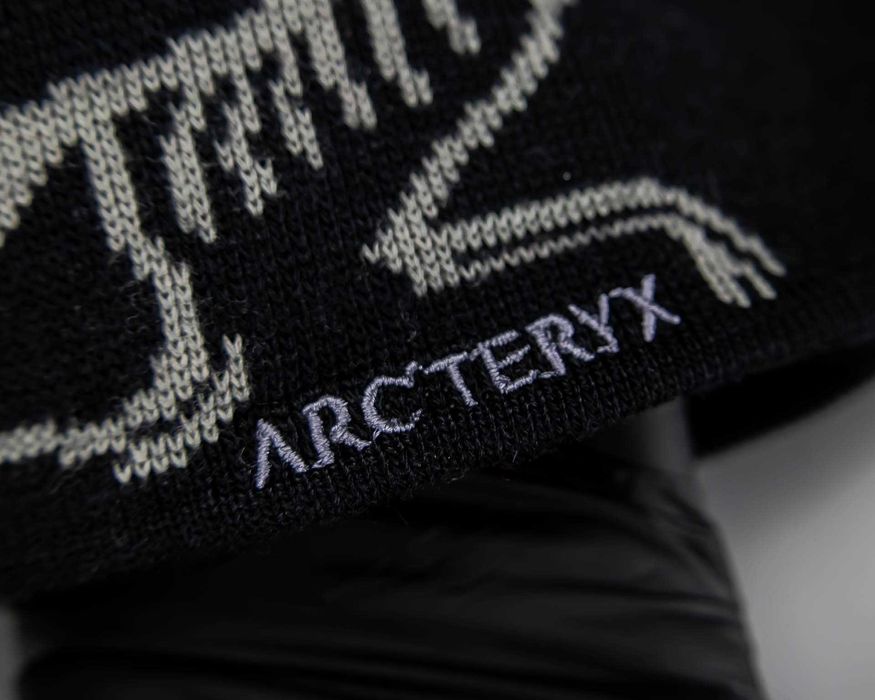 Теплая шапка с флисовой подкладкой Arcteryx.