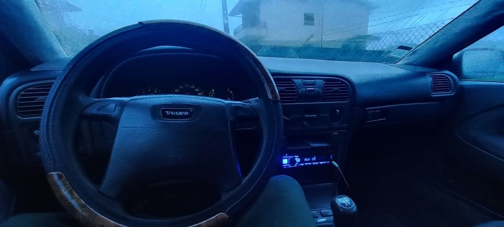 Volvo V40 1997 – GPL – Carro de família, económico