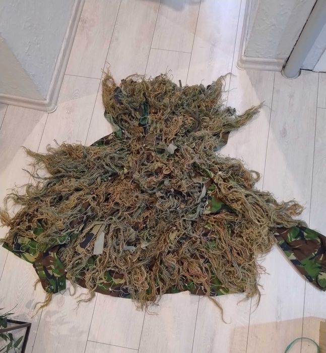 Viper hood, ghille suit