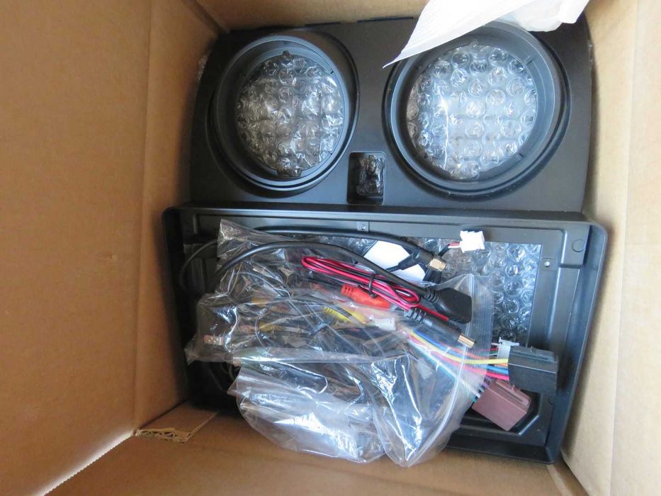 Troco Car Radio Navigation System Junsun, Serial No:XT89; 10.1 polegadas, novo em caixa