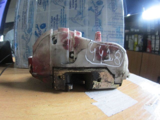 Fechadura / fecho porta frente esquerdo VOLKSWAGEN Vento (1H2)