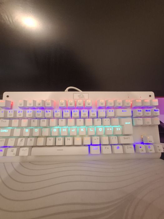 Teclado Gaming Mecânico Redragon DarkAvenger RGB. Usado, Perfeito Estado