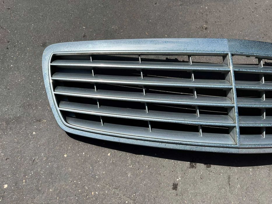 Mercedes-Benz Classe E W211 - Grelha Frente - G211