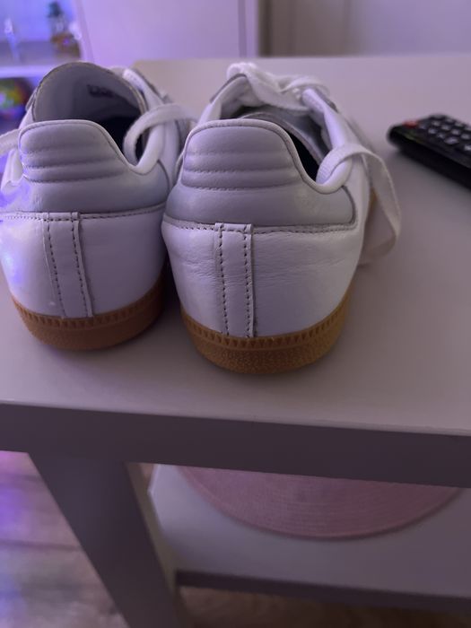 Białe - Samby Adidasa