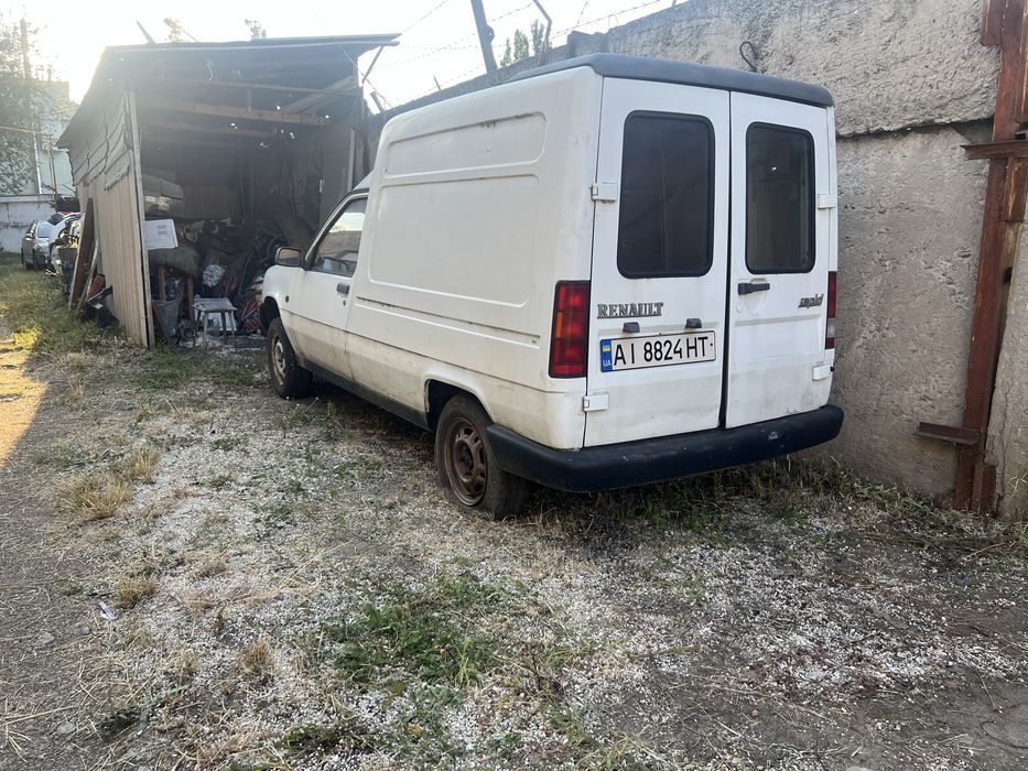 Renault rapid без двигуна і кпп