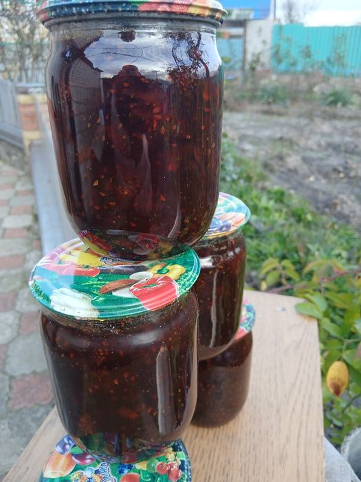 Варення з молодих соснових шишок