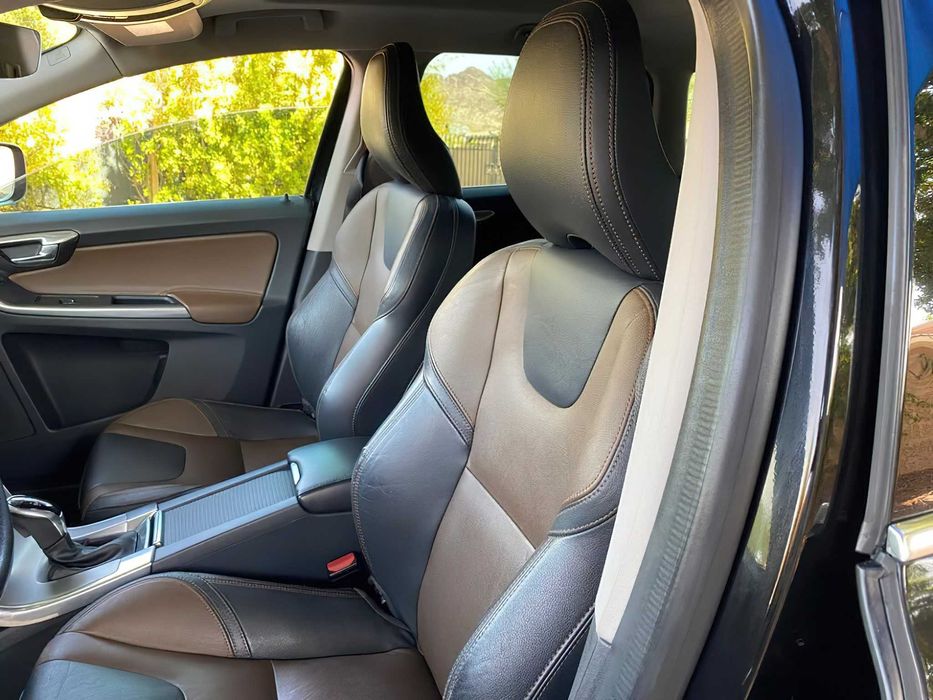 Volvo XC60      2016