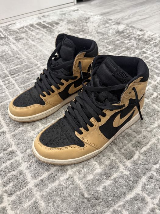 Nike air jordan 1 retro high heirloom