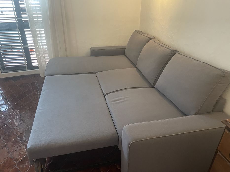 Sofá cama com chaise longue