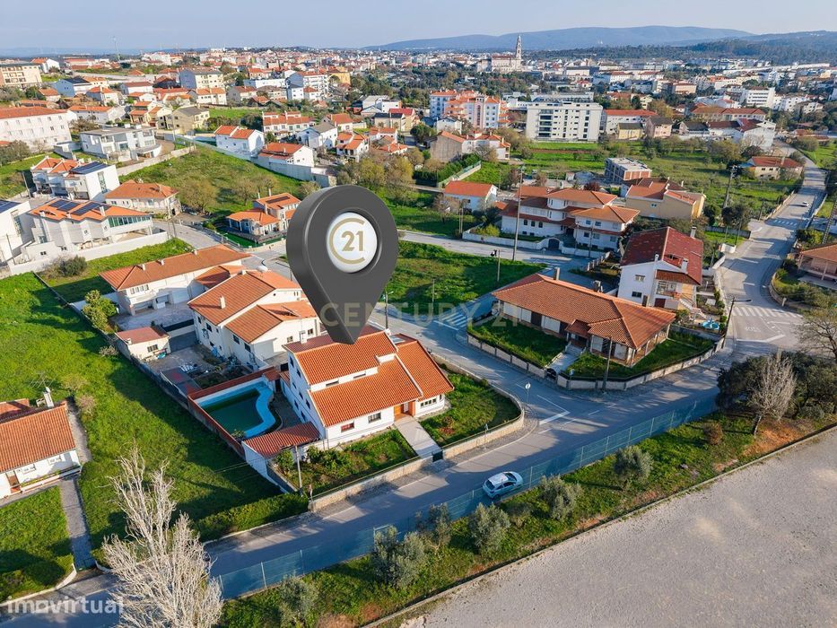 Espetacular Moradia T4 em Localização Central e Tranquila