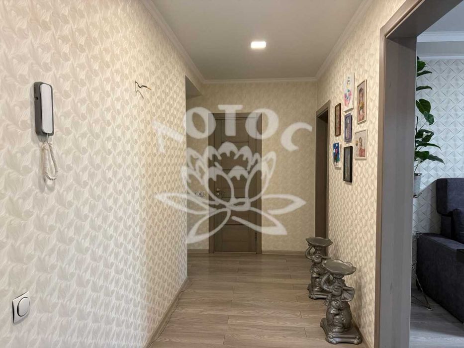Продається простора 3-кімнатна квартира в новобудові. Космонавтів