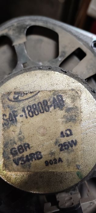 Продам автомобильный динамик