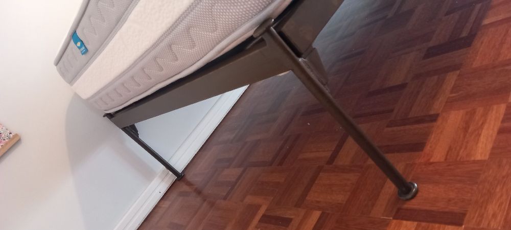 Cama de Metal de corpo e meio