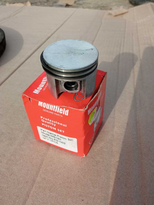 Запчастина поршень