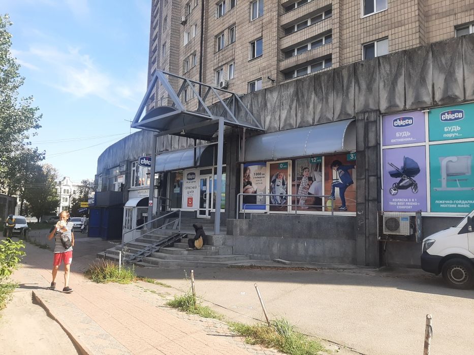 Деміївська площа,пр.Науки 4, 23м торговельне приміщення в оренду