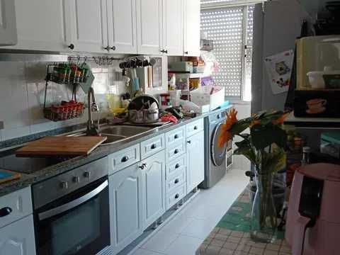 Alugo quarto em odivelas nos pombais