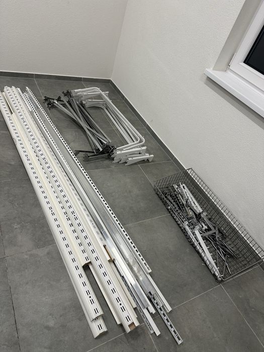 Regał modułowy do sklepu