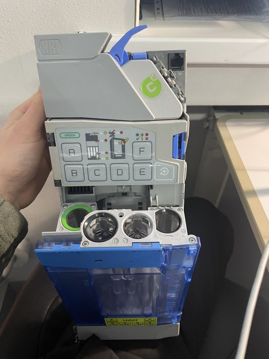 Монетоприймач NRI Currenza C2 Blue (EUR3) для вендингу – під гривню
