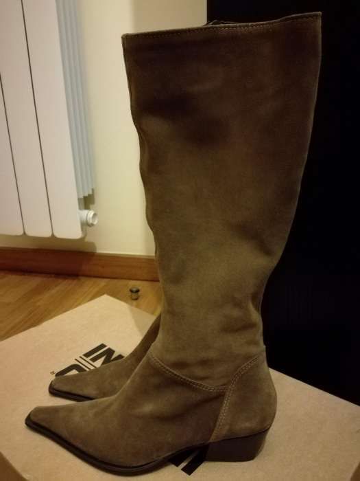 Botas de Cano Alto em Pele Castanho Claro NOVAS