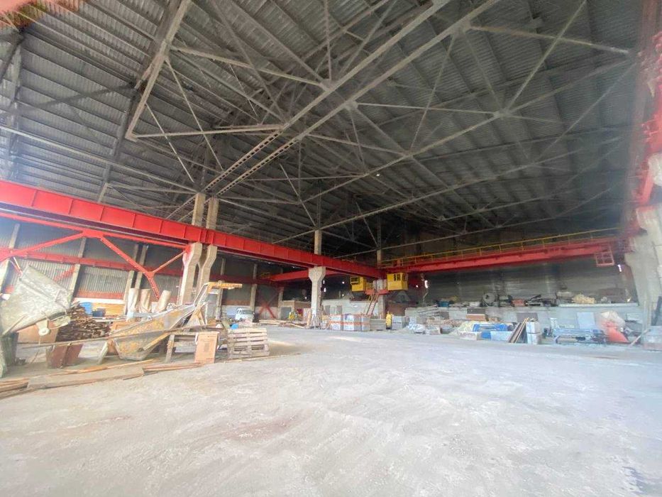 Здається в оренду половина ангару 450м2 є вантажний кран балкаSB