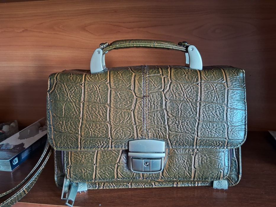 Мужская стильная кожаная барсетка