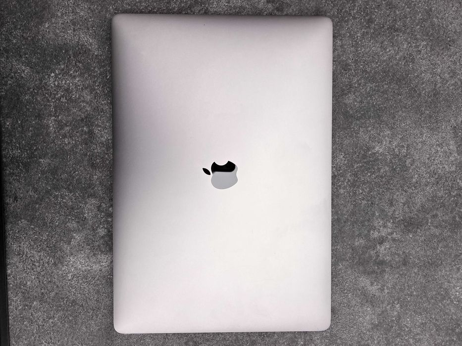 MacBook Pro 15″ z 2016 roku Model: A1707 w kolorze Space Gray