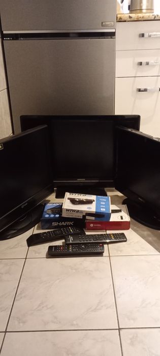 Telewizor 19 cali x2 i 23 cale Medion